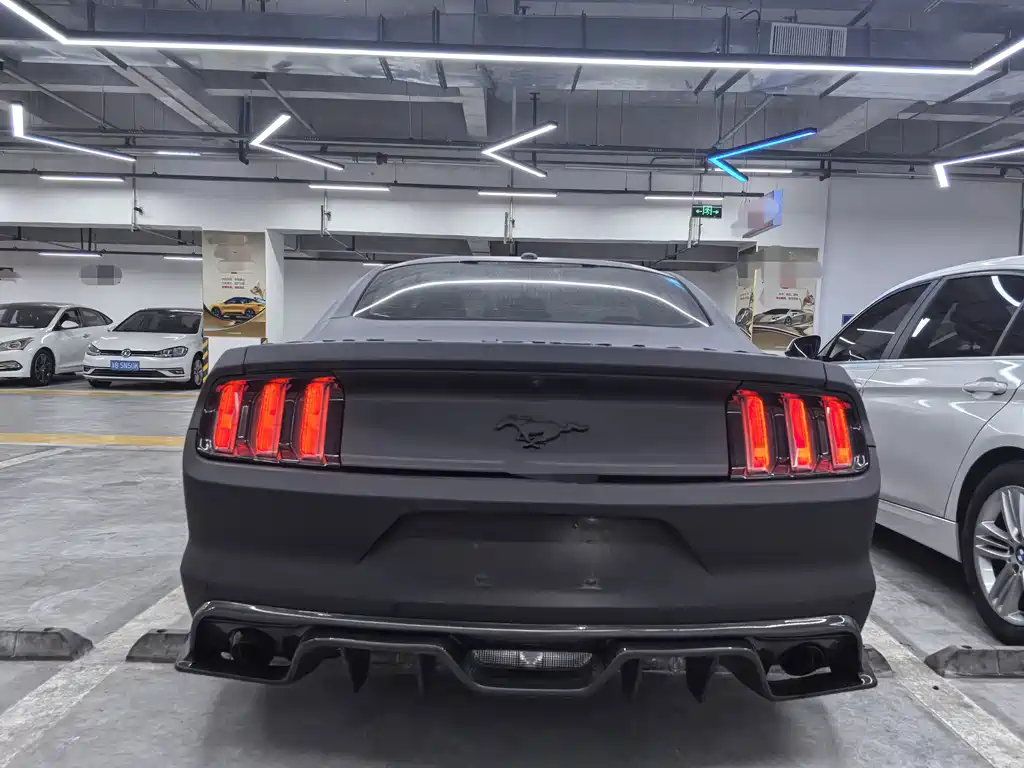 Ford Mustang 2017 — фото 15