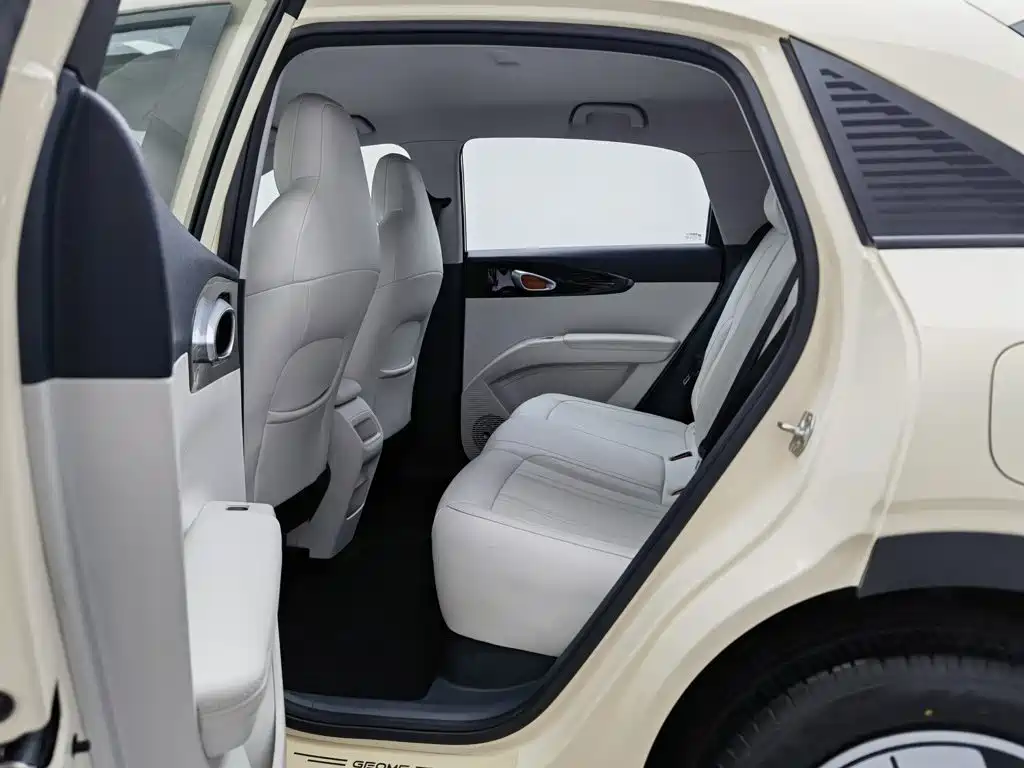 Geely Galaxy Starwish 2025 — фото 15
