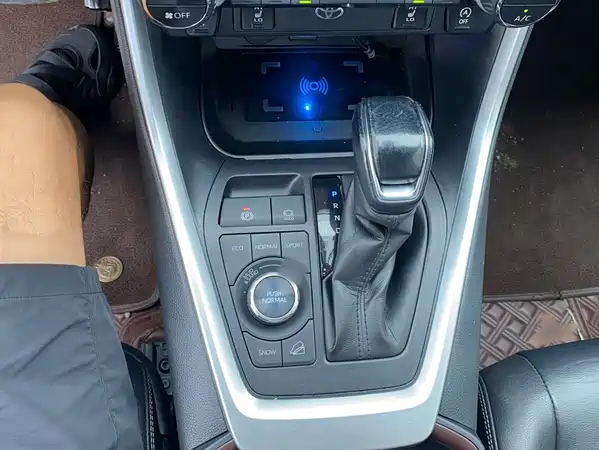 Toyota RAV4 2021