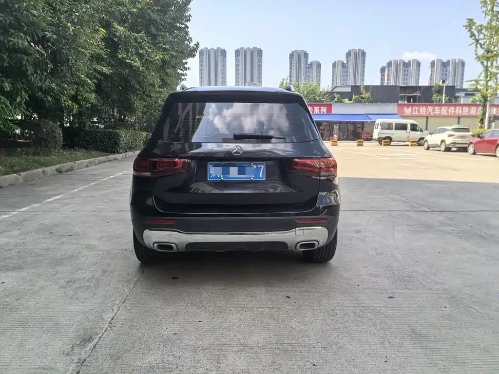 Mercedes-Benz GLB 2023