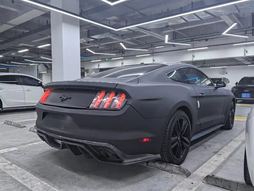 Ford Mustang 2017 — фото 16