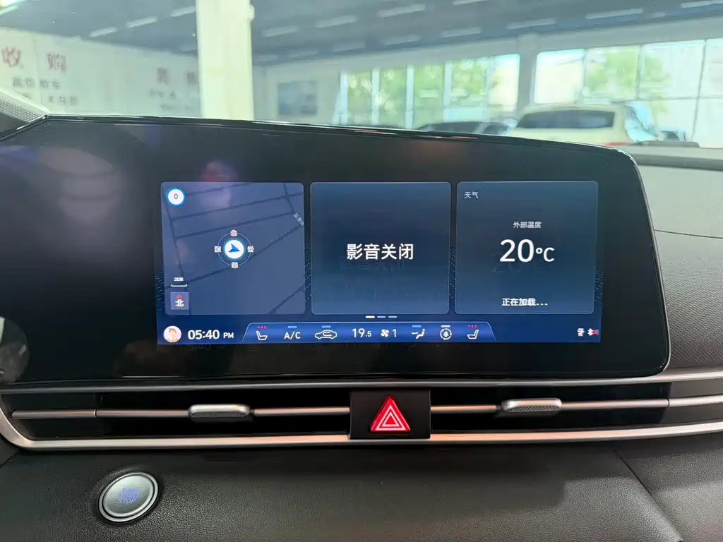 Hyundai Elantra 2022 — фото 11