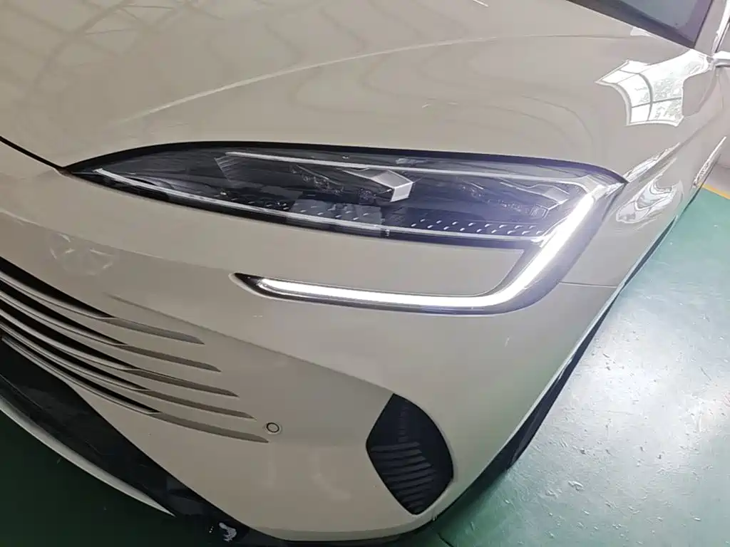 BYD Seal 07 DM-i 2025 — фото 24