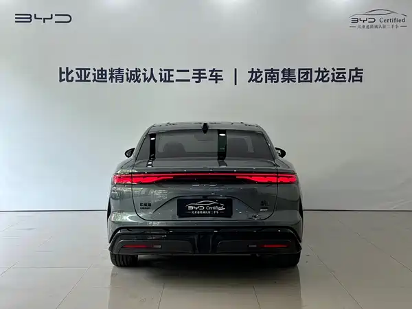 BYD Han L 2025