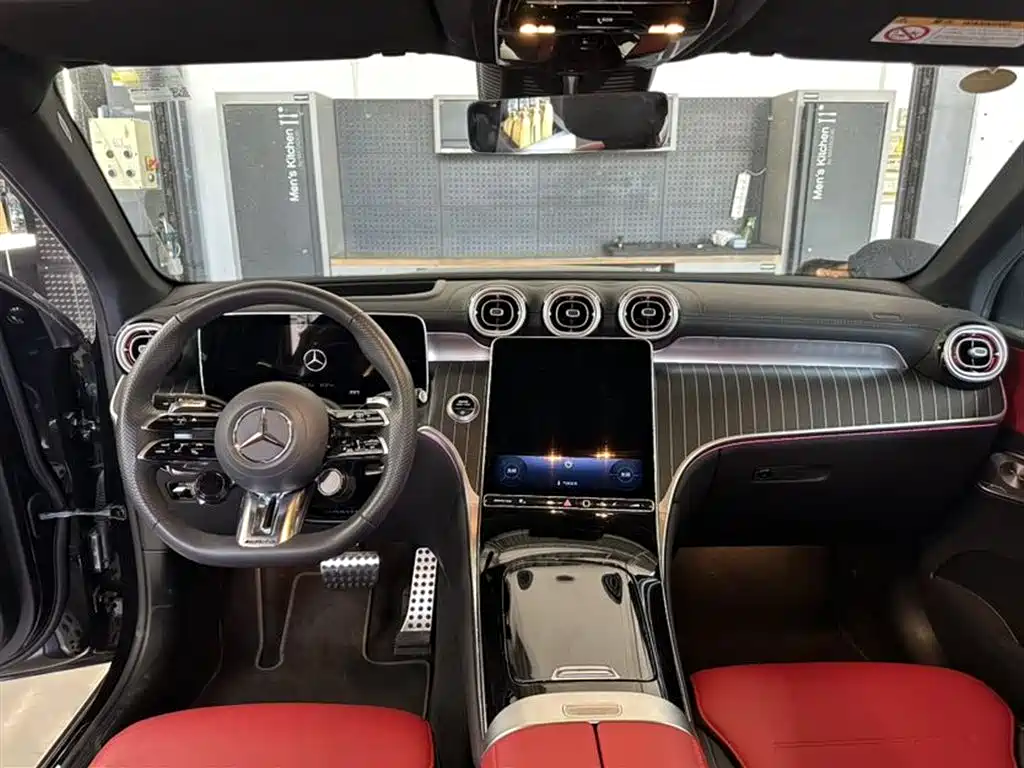 Mercedes-Benz GLC AMG 2025 — фото 7