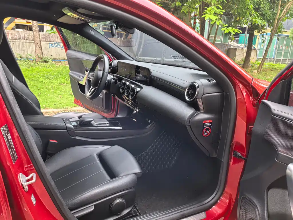 Mercedes-Benz A-Class 2022 — фото 12