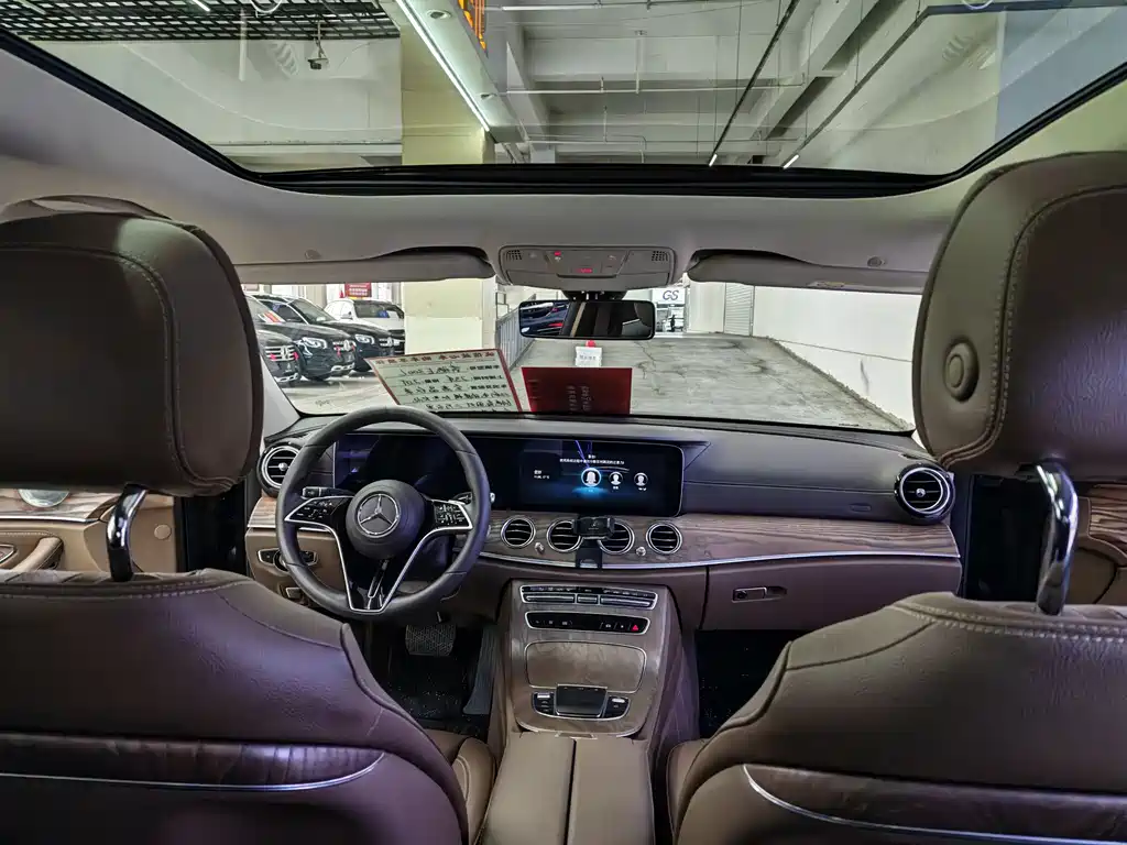 Mercedes-Benz E-Class 2023 — фото 10