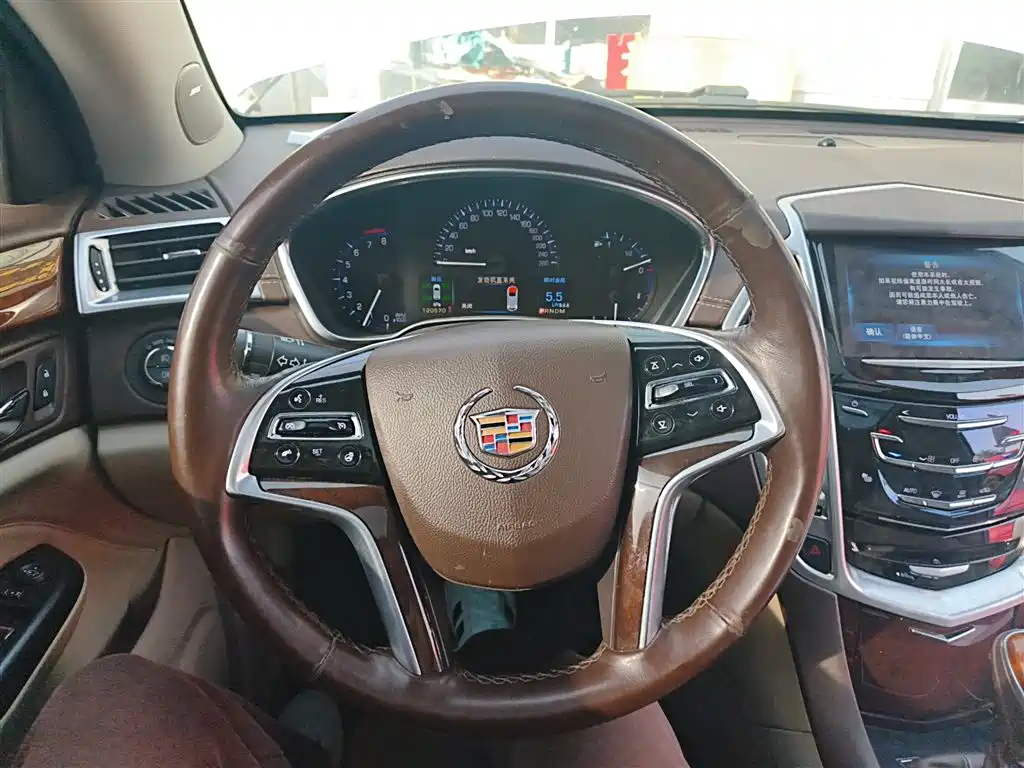 Cadillac SRX 2015 — фото 11