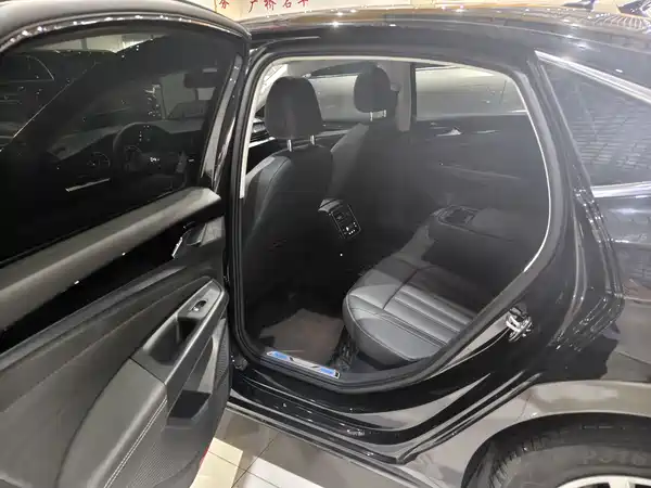 Volkswagen Passat Plug-In Hybrid 2022