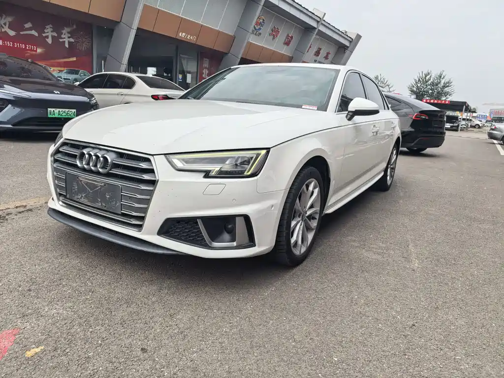 Audi A4L 2019