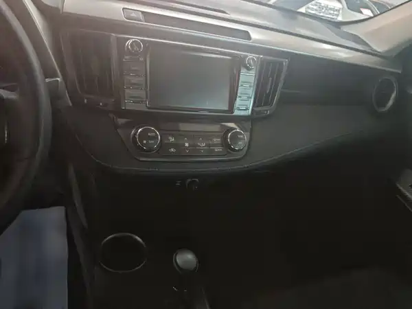 Toyota RAV4 2015