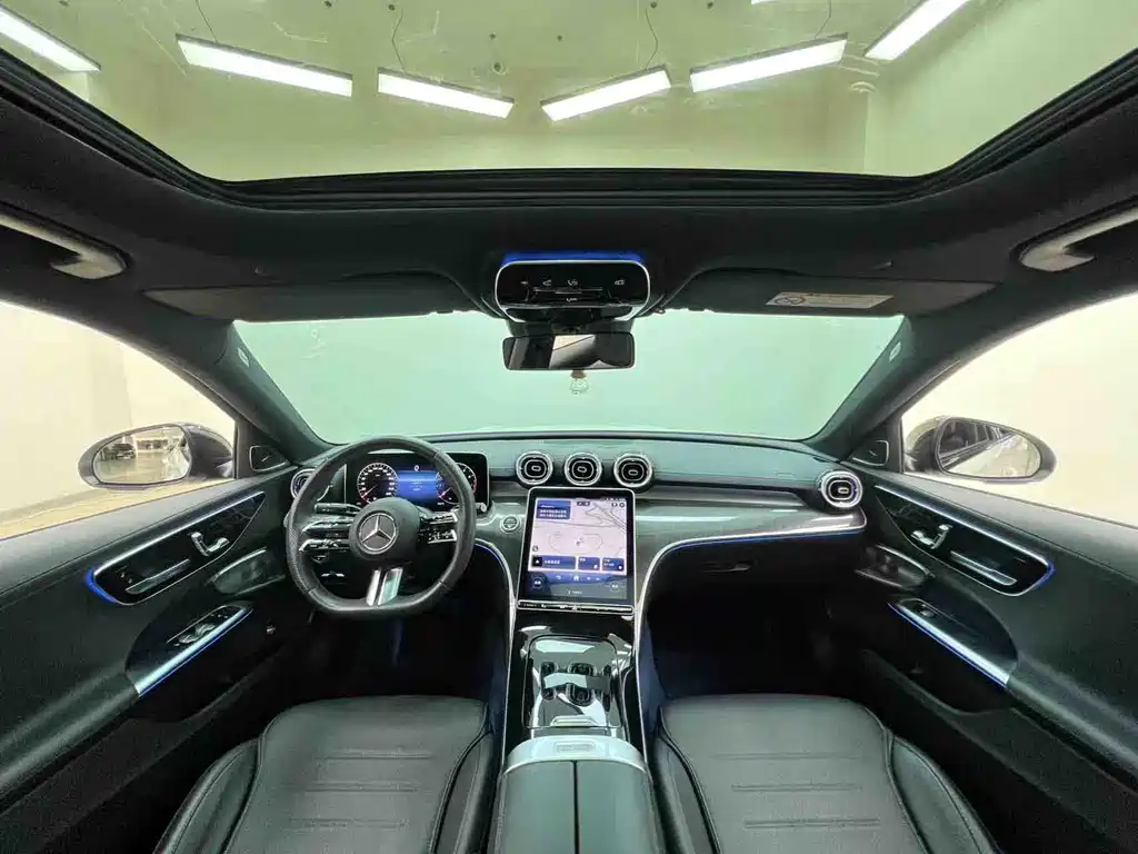 Mercedes-Benz C-Class 2024 — фото 13