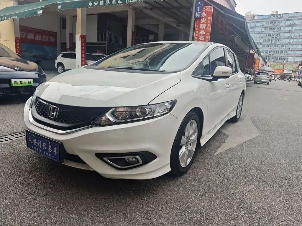 Honda Jade 2015