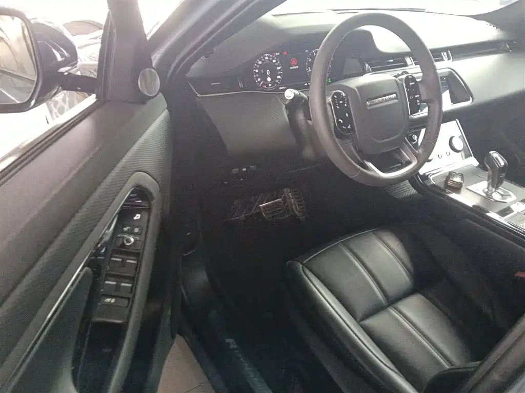 Land Rover Evoque 2021 — фото 16