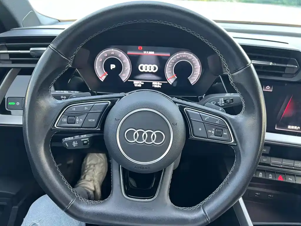 Audi A3 2023 — фото 10