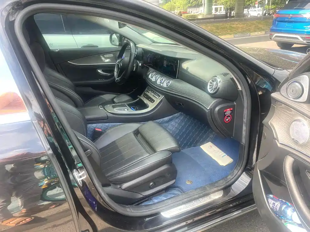 Mercedes-Benz E-Class 2022