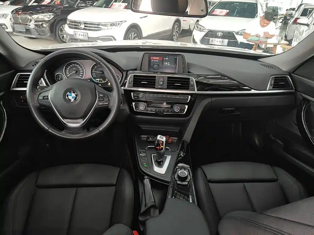 BMW 3 Series GT 2018 — фото 6