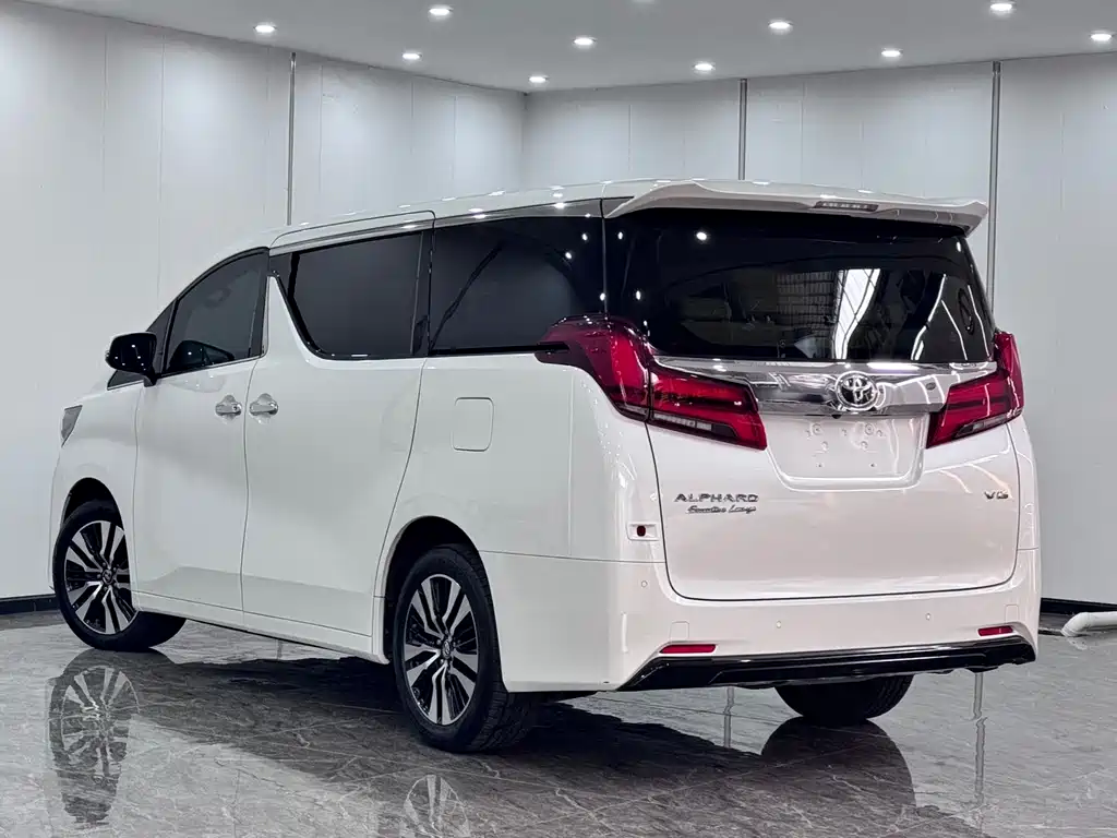 Toyota Alphard 2018 — фото 10