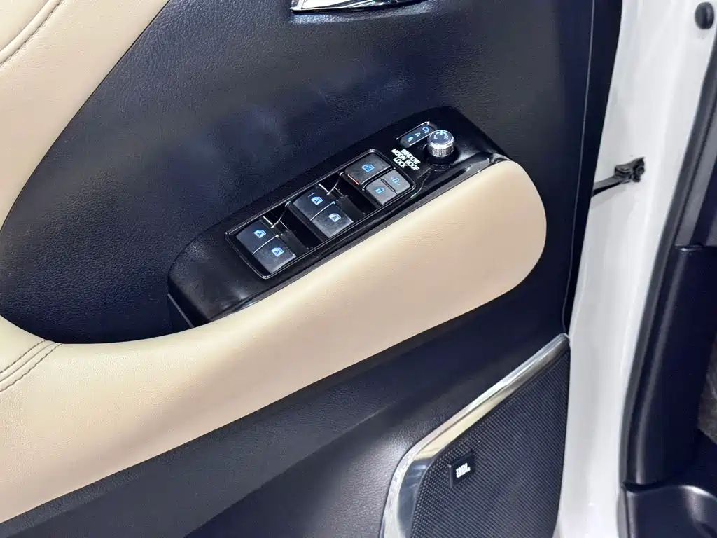Toyota Alphard 2018 — фото 15
