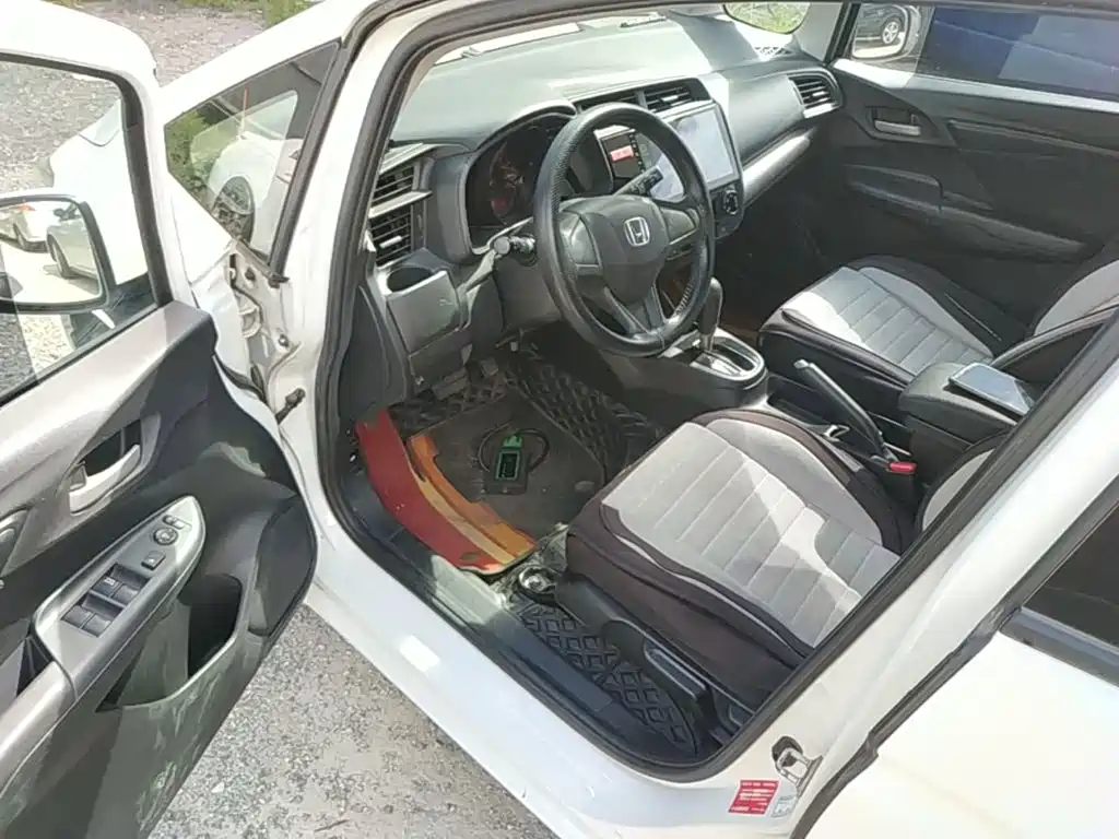 Honda Fit 2015 — фото 16
