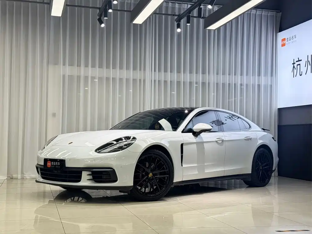 Porsche Panamera 2020 — фото 1