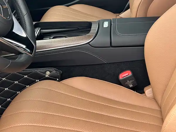 Mercedes-Benz E-Class 2024