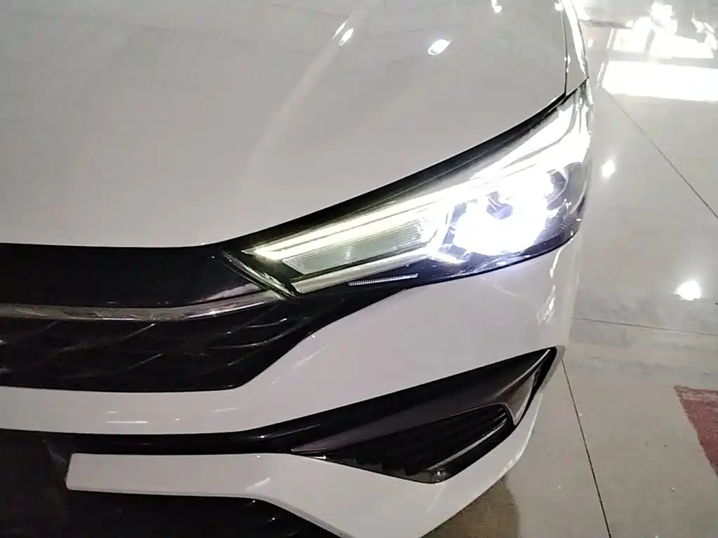 Roewe i5 2023 — фото 23