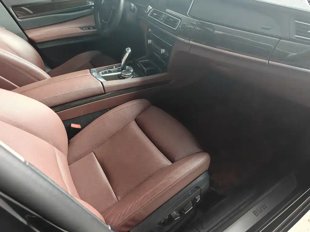 BMW 7 Series 2015 — фото 13