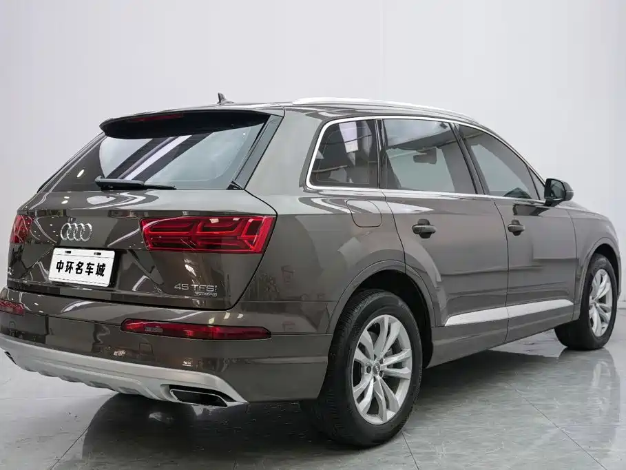 Audi Q7 2018 — фото 17