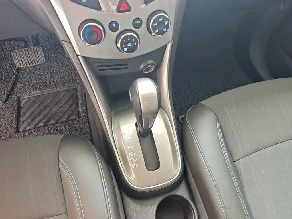 Chevrolet Trax 2015 — фото 14