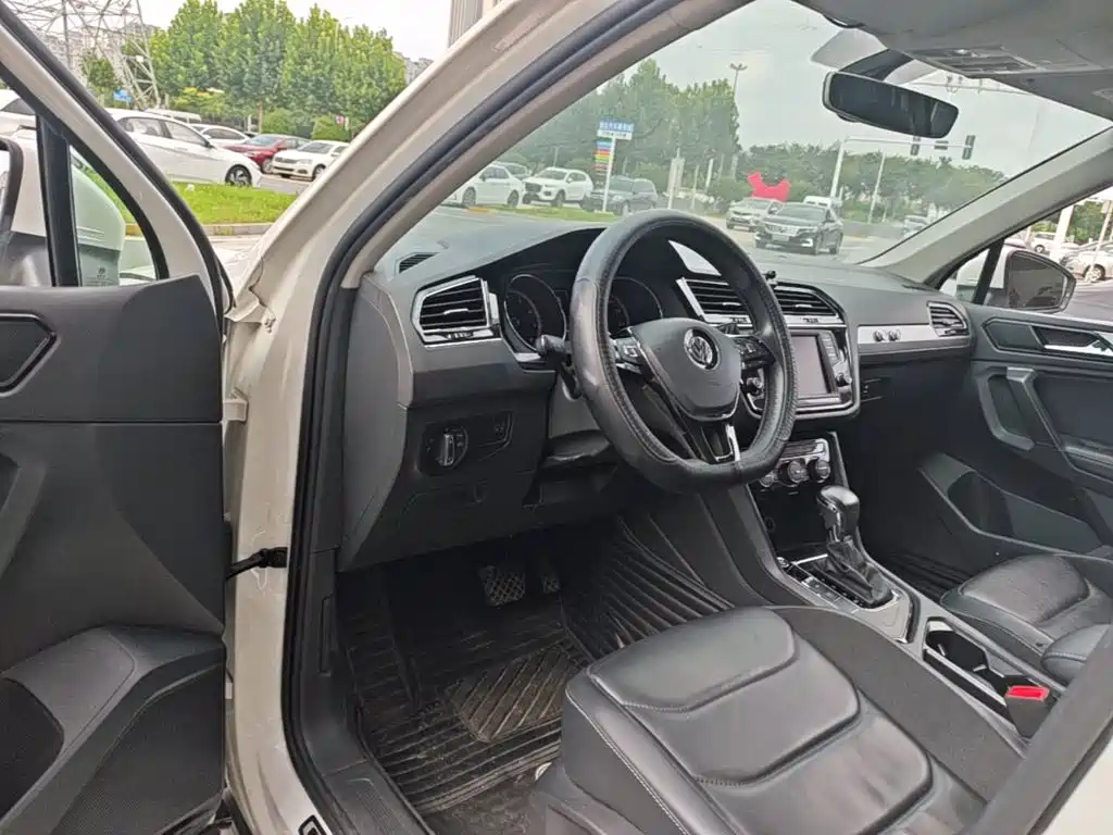 Volkswagen Tiguan L 2018 — фото 16