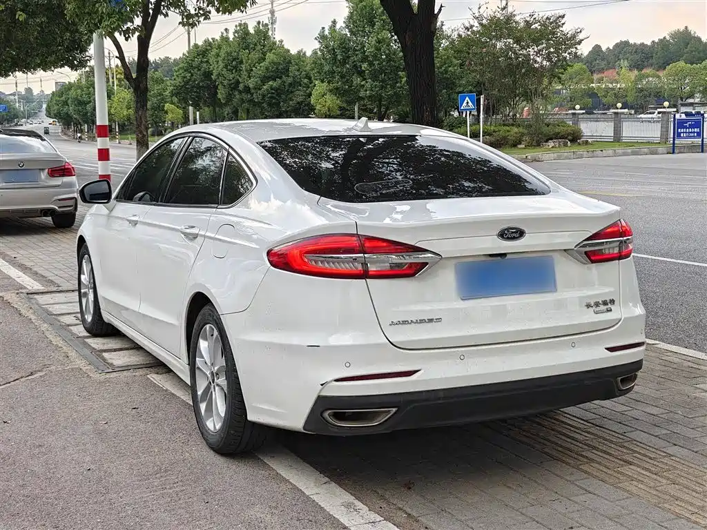 Ford Mondeo 2022 — фото 10