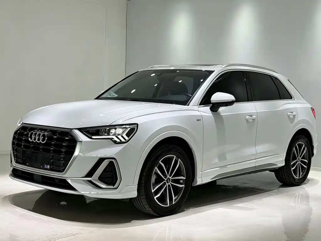 Audi Q3 2023 — фото 1