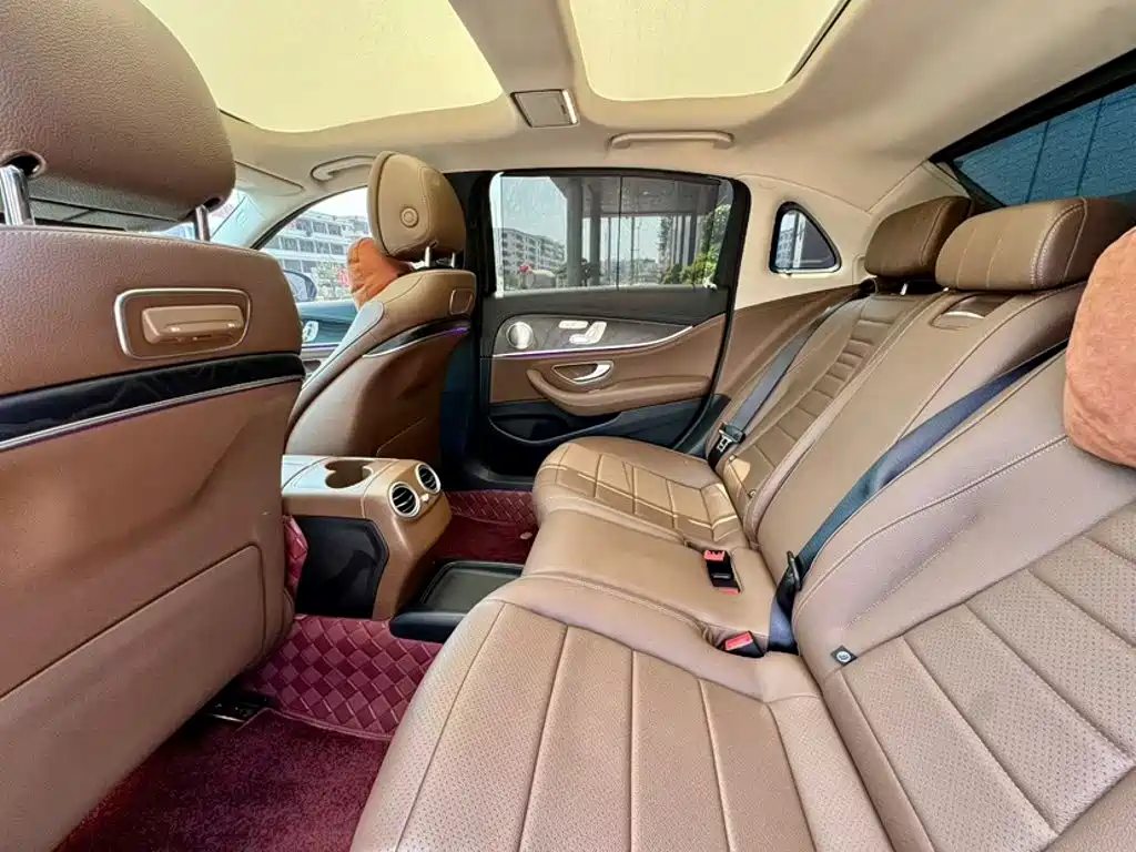 Mercedes-Benz E-Class 2018 — фото 14