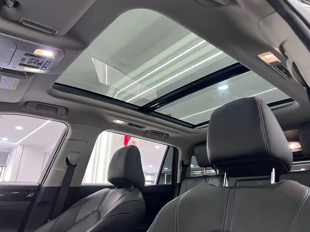 Toyota Highlander 2022 — фото 16