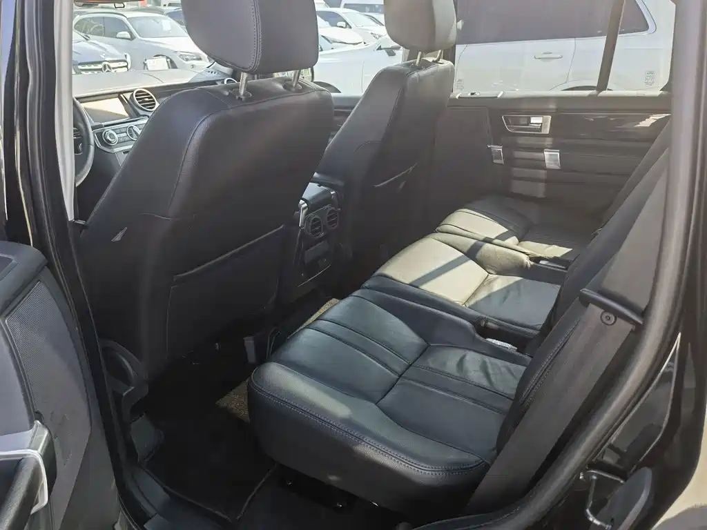 Land Rover Discovery 2012 — фото 14