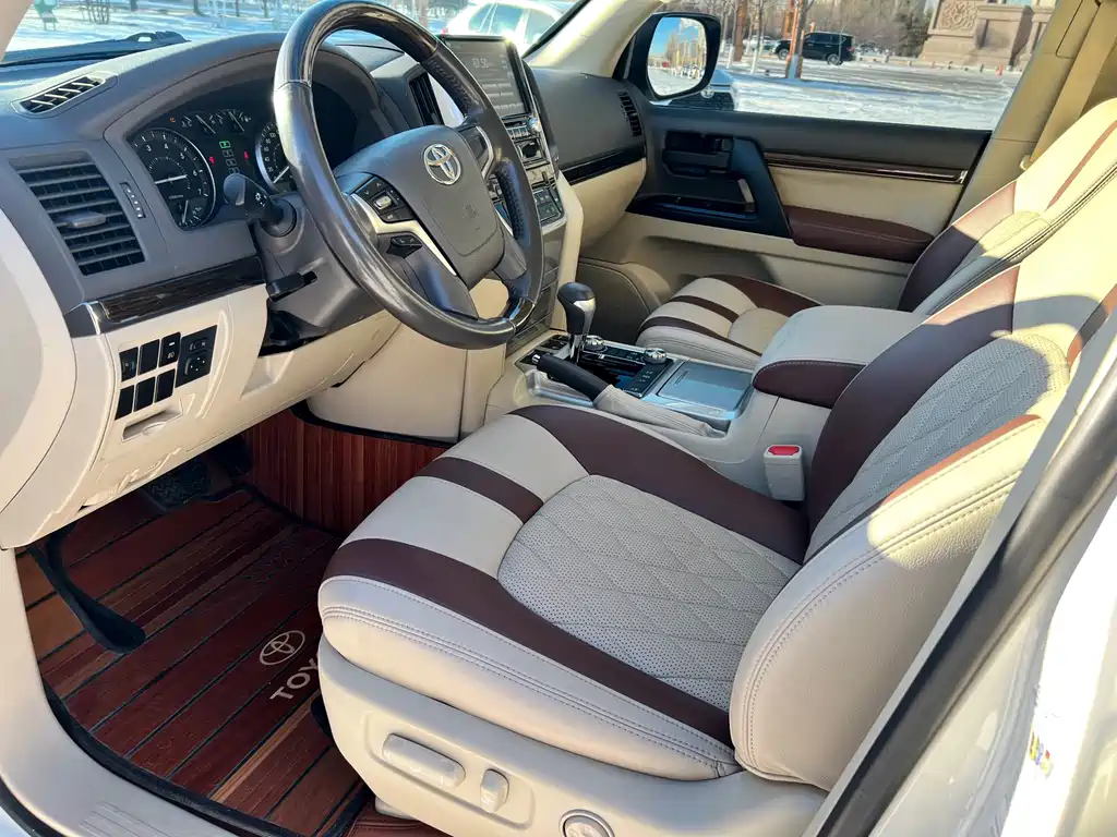 Toyota Land Cruiser 2019 — фото 4