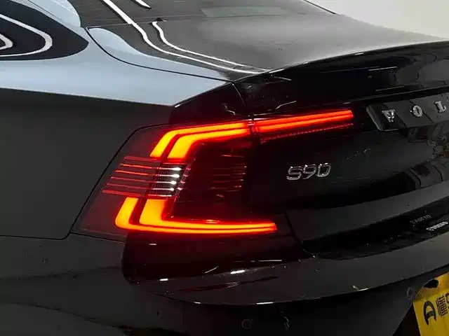 Volvo S90 2024 — фото 16