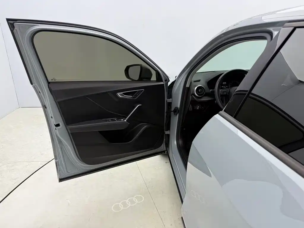 Audi Q2L 2022 — фото 18