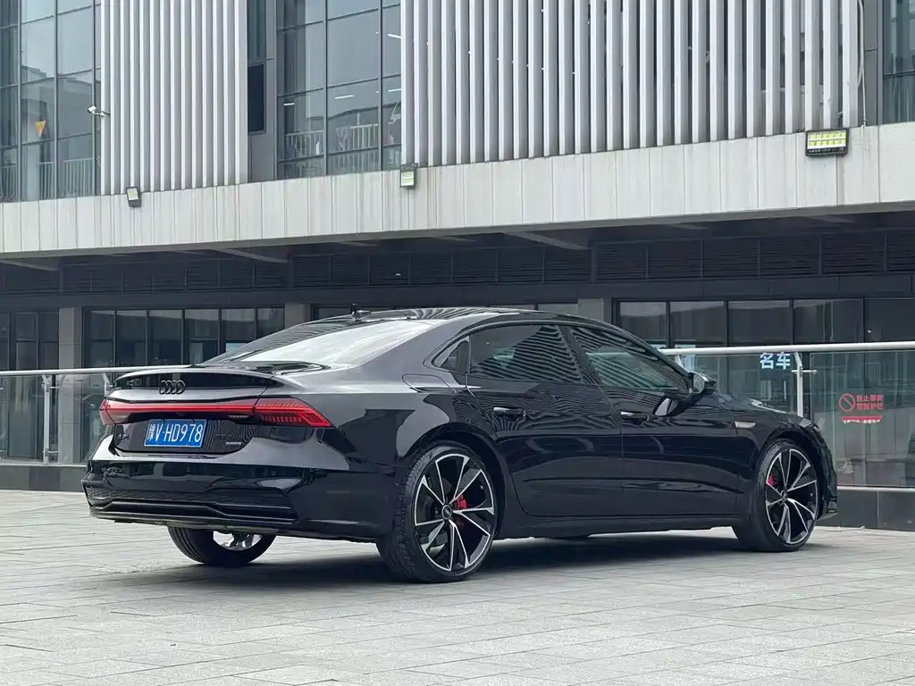 Audi A7L 2022 — фото 9