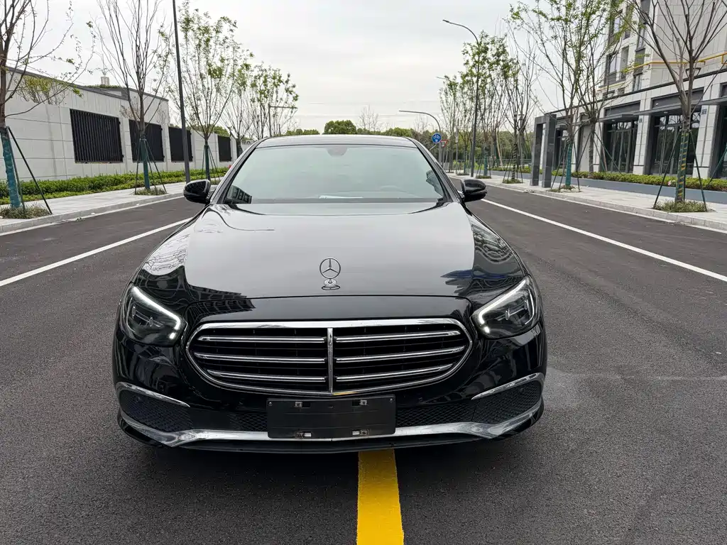 Mercedes-Benz E-Class 2022