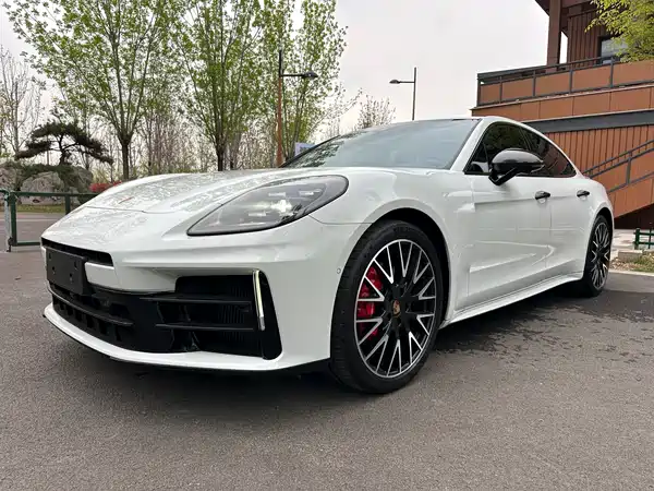 Porsche Panamera 2024