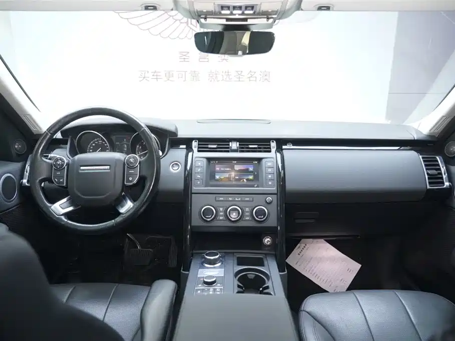 Land Rover Discovery 2017 — фото 19