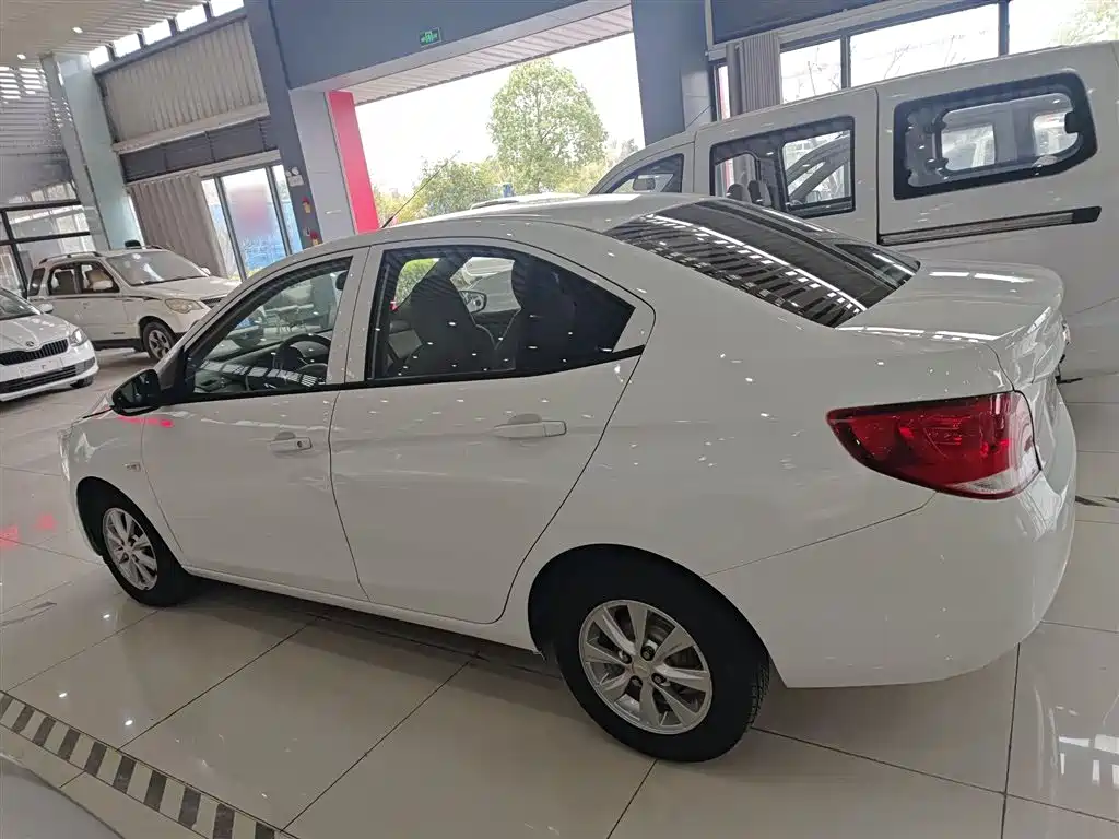 Chevrolet Sail 2015 — фото 21