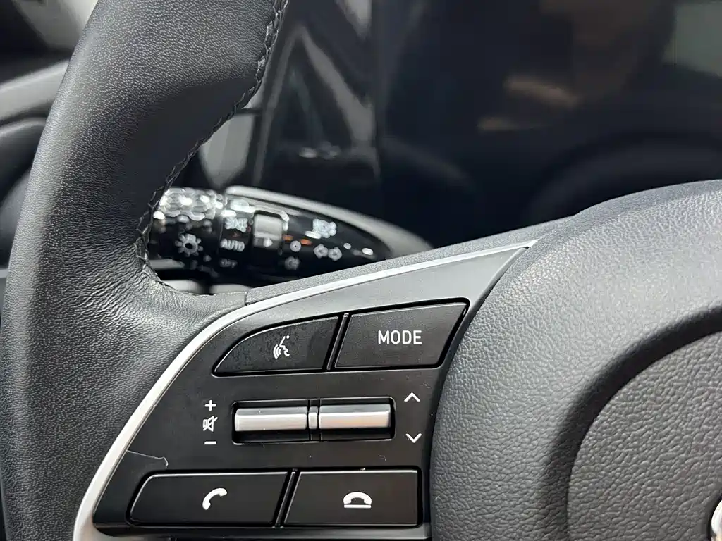 Hyundai Elantra 2022 — фото 11