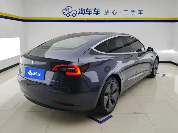 Tesla Model 3 2020
