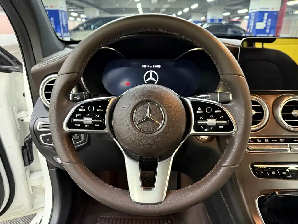 Mercedes-Benz GLC 2020 — фото 16