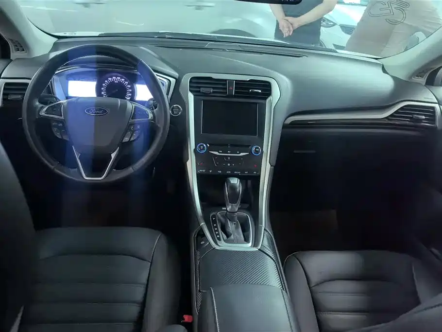 Ford Mondeo 2015 — фото 12