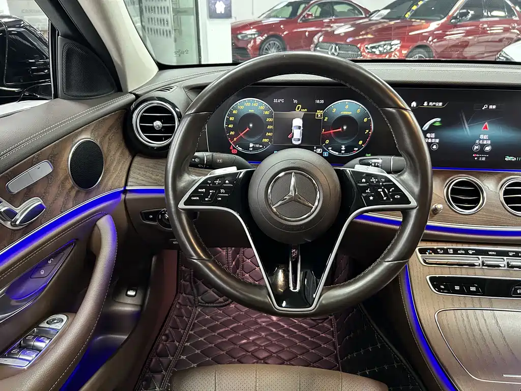 Mercedes-Benz E-Class 2023 — фото 9