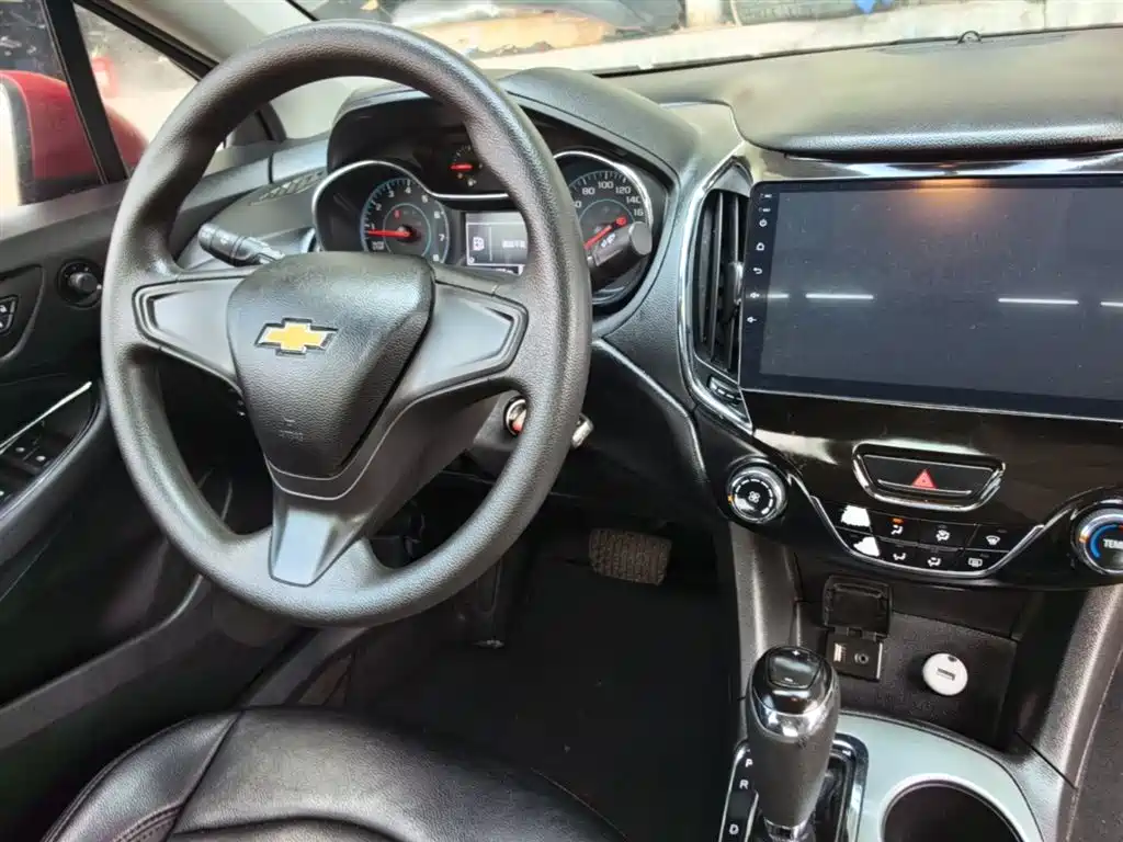 Chevrolet Cruze 2018 — фото 10